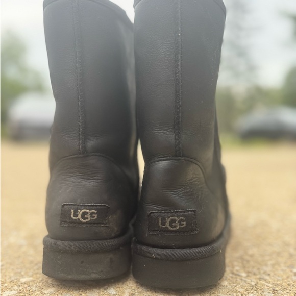 UGG Classic Short Leather Boots Pull On Shearling Lined - Picture 5 of 11